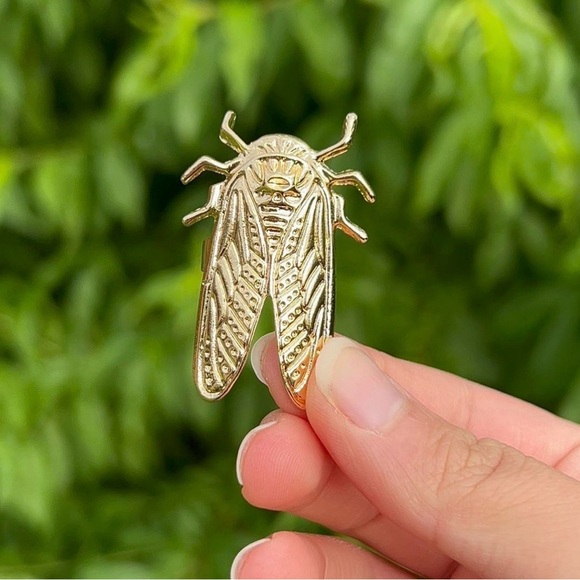 Gold Cicada Insect Statement Ring - Picture 6 of 8